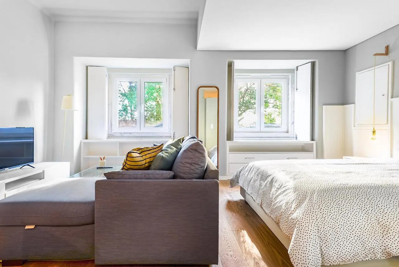 Charming Studio In Central Lisbon contacts